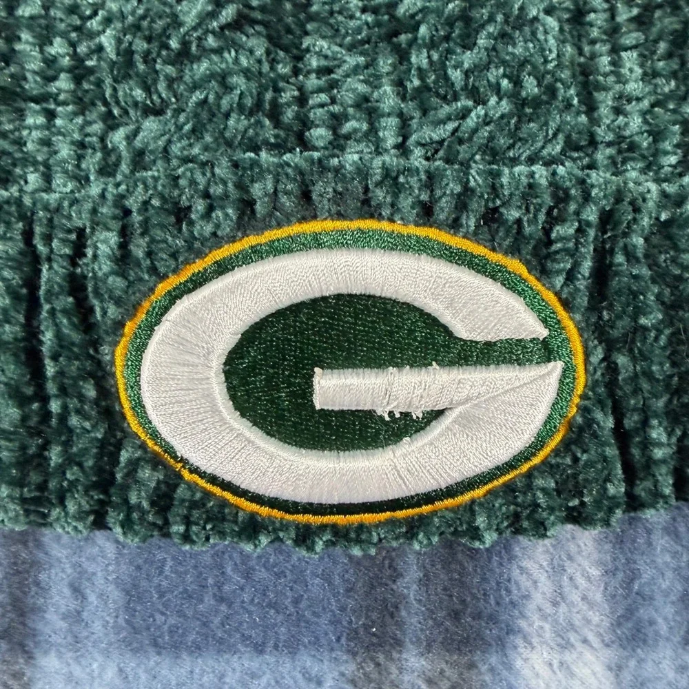 47 Brand Green Bay Packers Womens Chenille Cable Knit Pom Beanie Hat NFL Green